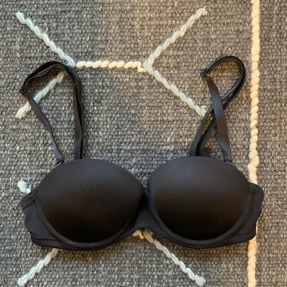 VS Wear Everywhere Strapless Push-Up Bra - Picture 2 of 6